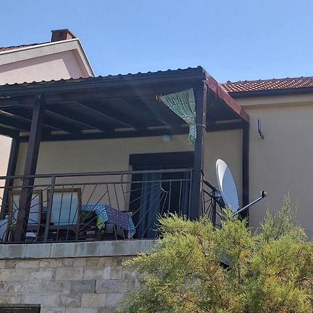 Apartmani Ana Karlobag Exterior photo