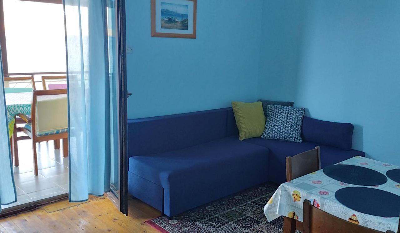 Apartmani Ana Karlobag Exterior photo